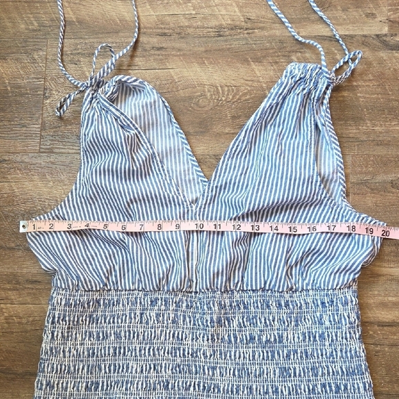 Old Navy Fitted Blue and White Striped Smocked Tie Shoulder Blouse Size Large - Picture 9 of 11